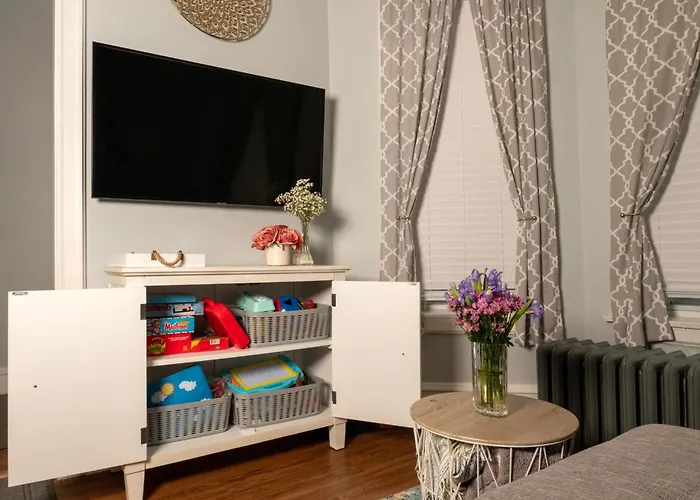 Apartment Chic & Comfy 3br, Family Friendly *