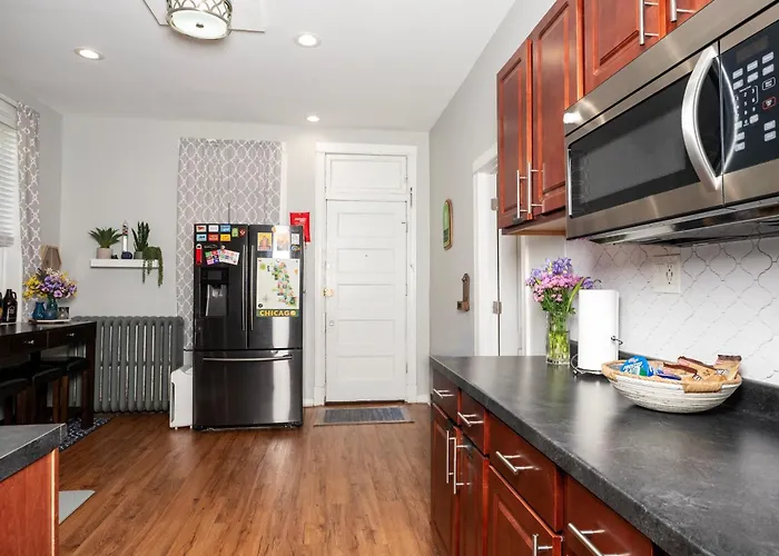 Chic & Comfy 3br, Family Friendly Apartment Chicago