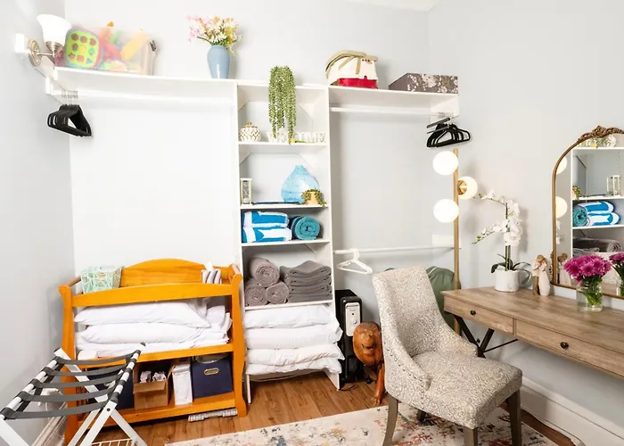 Chic & Comfy 3br, Family Friendly Apartment *