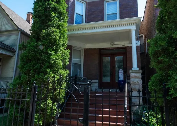 Apartment Chic & Comfy 3br, Family Friendly *